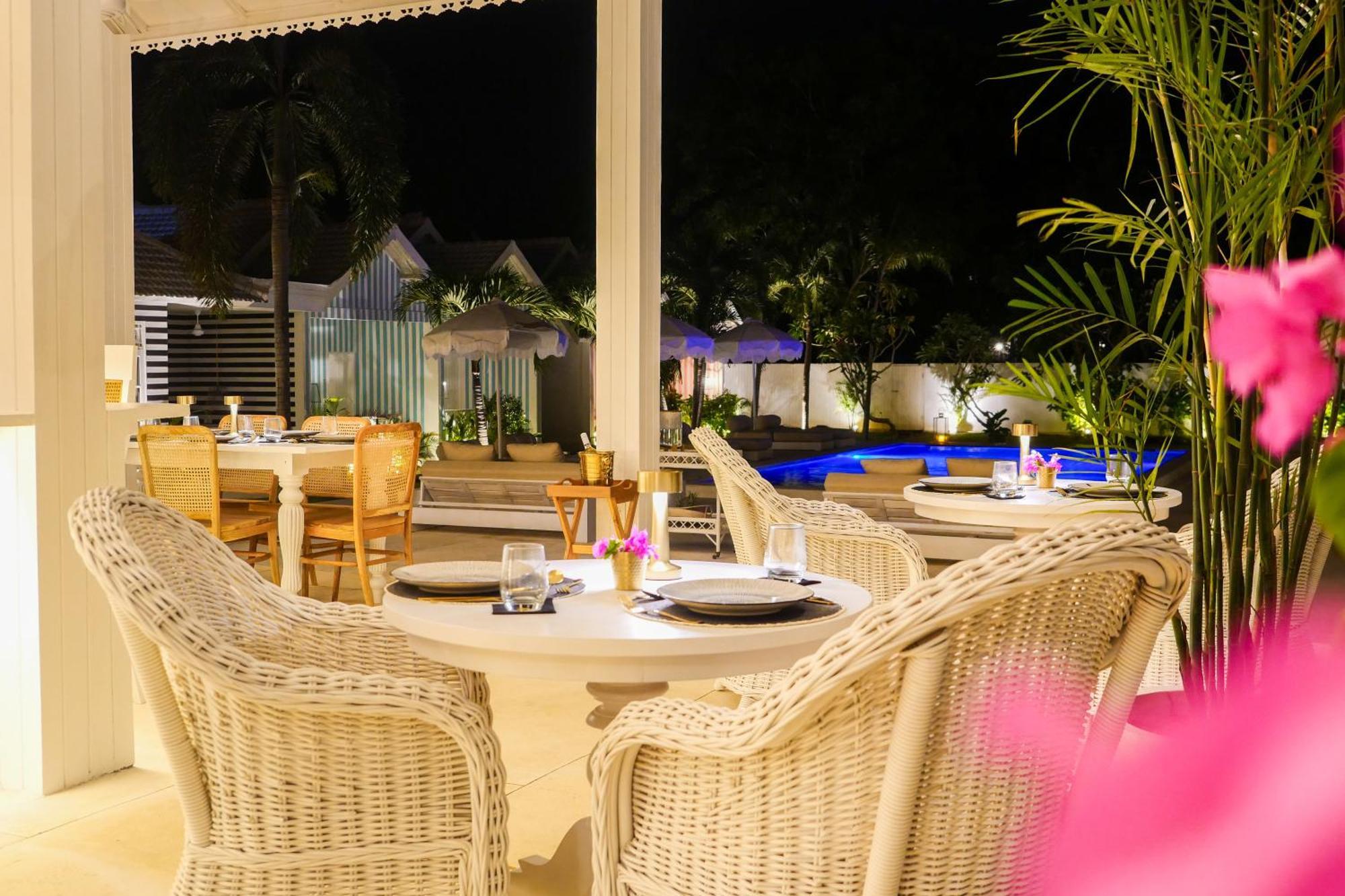 Ria Uluwatu, Tropical Chic Hotel Exterior foto
