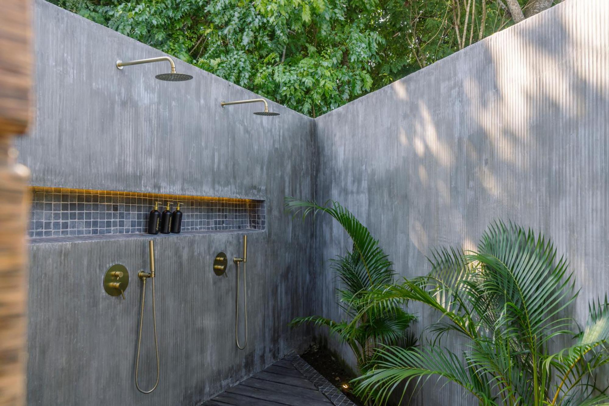 Ria Uluwatu, Tropical Chic Hotel Exterior foto